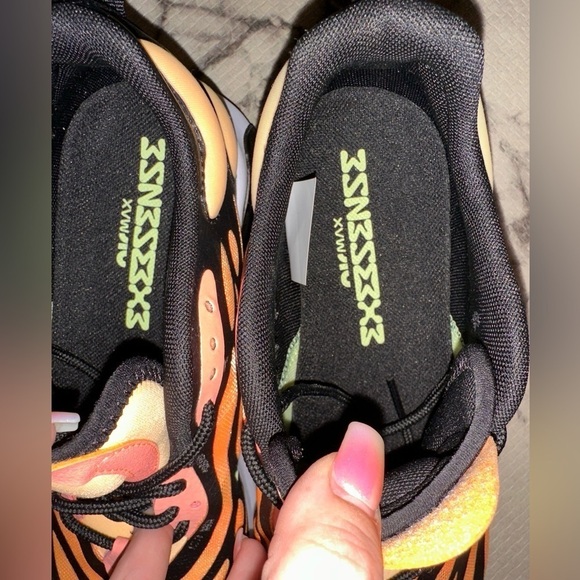 Nike Air Max Exosense atomic pink neon running shoes sneakers M 9 W 10.5 - Picture 9 of 11